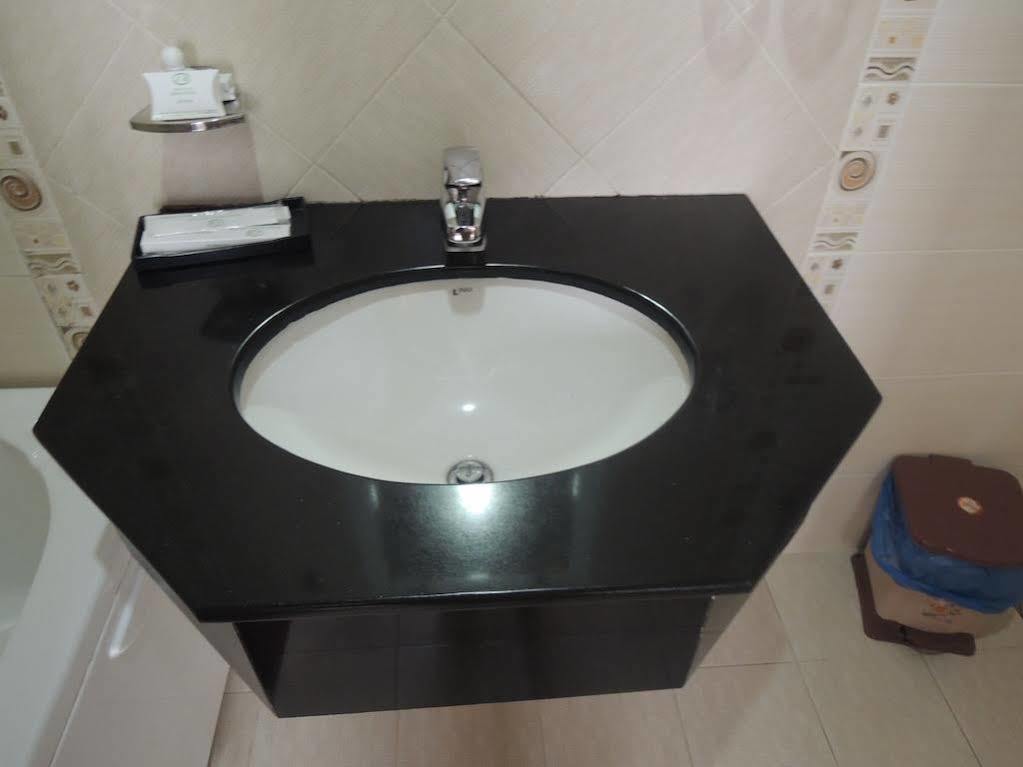 Binh Hung Hotel Ho Chi Minh-staden Exteriör bild